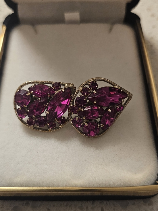 Jewelry - Vintage-Inspired Purple Crystal Leaf Clip-On Earrings